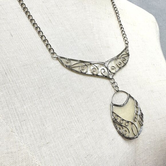 FairTrade Handcrafted Silver Scroll Metal Necklace With Abalone Shell Insert - Picture 11 of 16